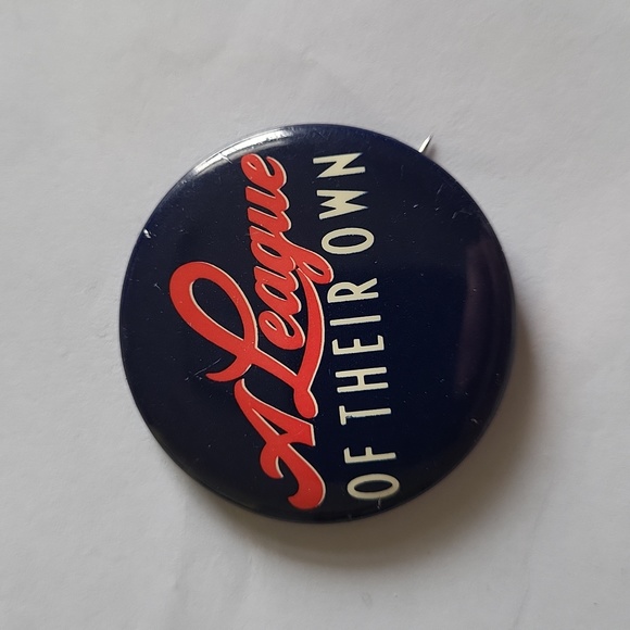 Lot of 1990's Movie Buttons/Badges - Picture 9 of 9